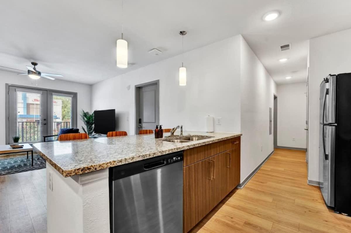 Apartment Dockside Living In 2 Bedroom Unique Amenities